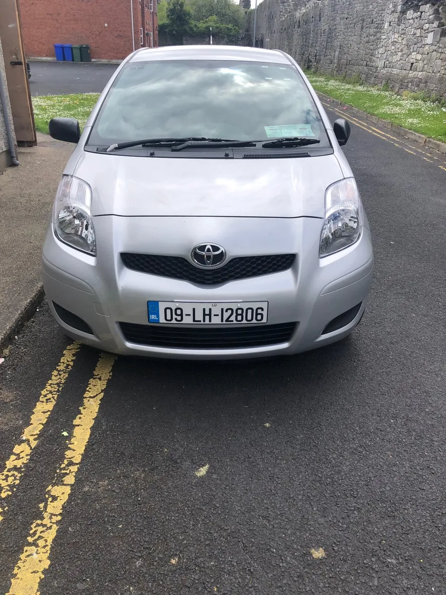 Toyota Yaris 2009 - Image 1