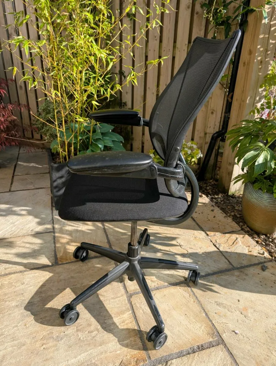 Ergonomic office chair - Image 3