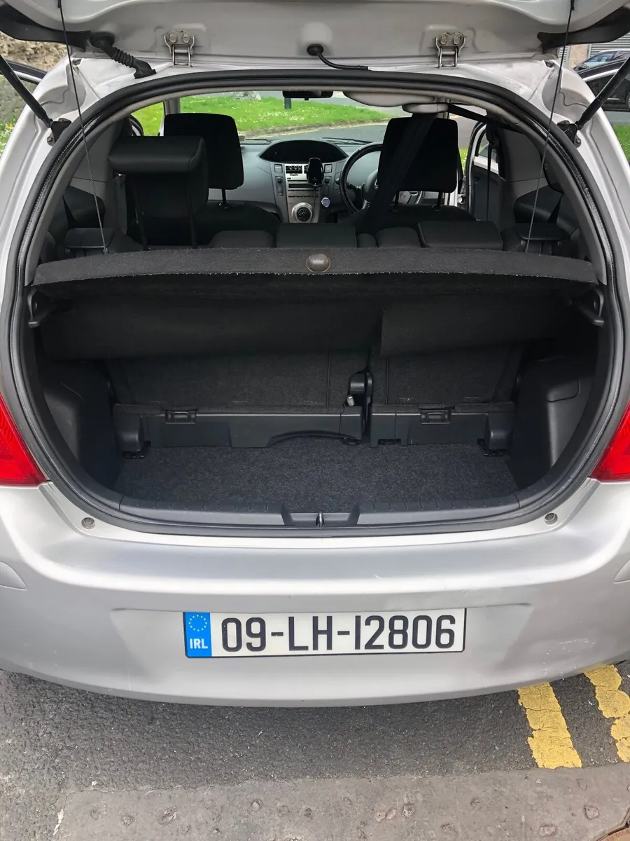 Toyota Yaris 2009 - Image 3