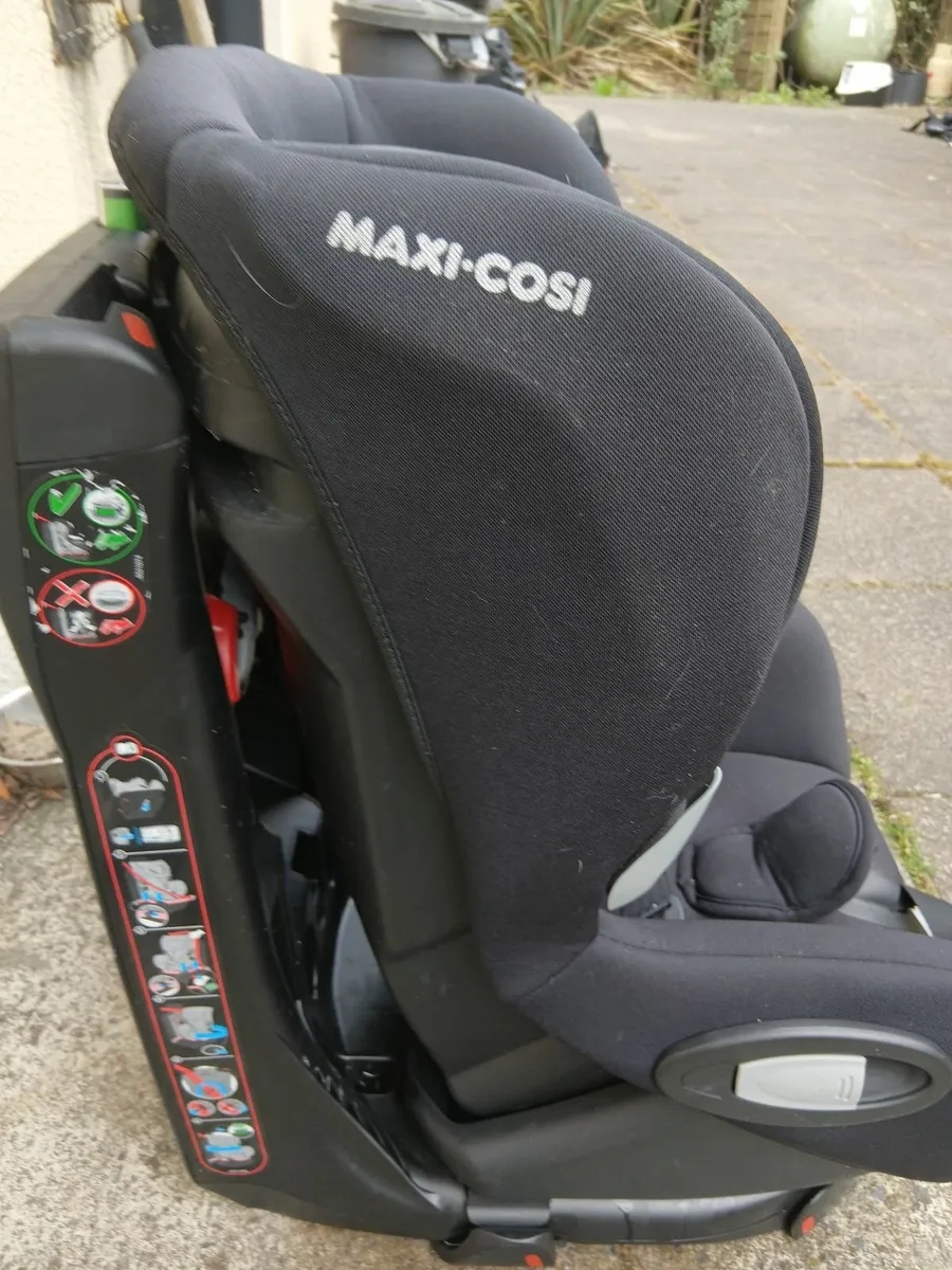 Maxi Cosy baby car  seat - Image 1