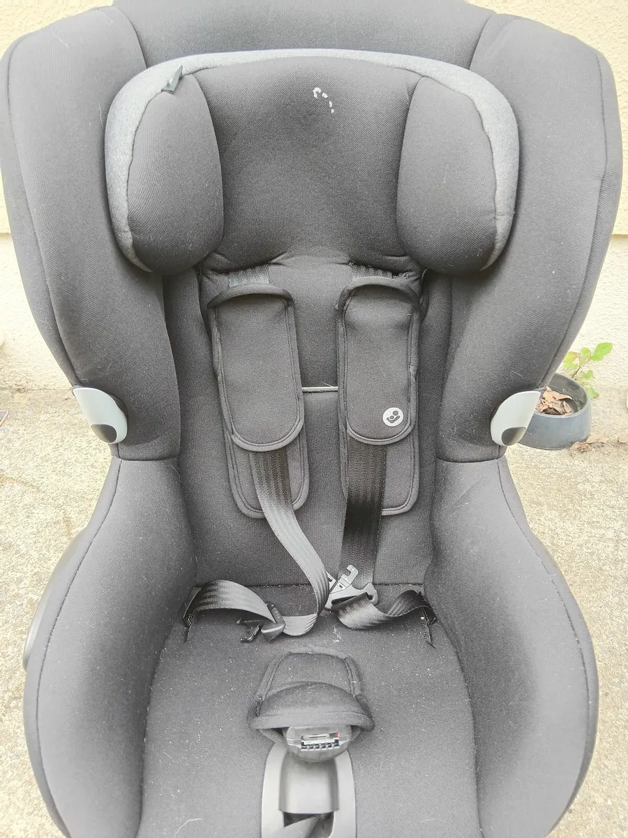 Maxi Cosy baby car  seat - Image 3