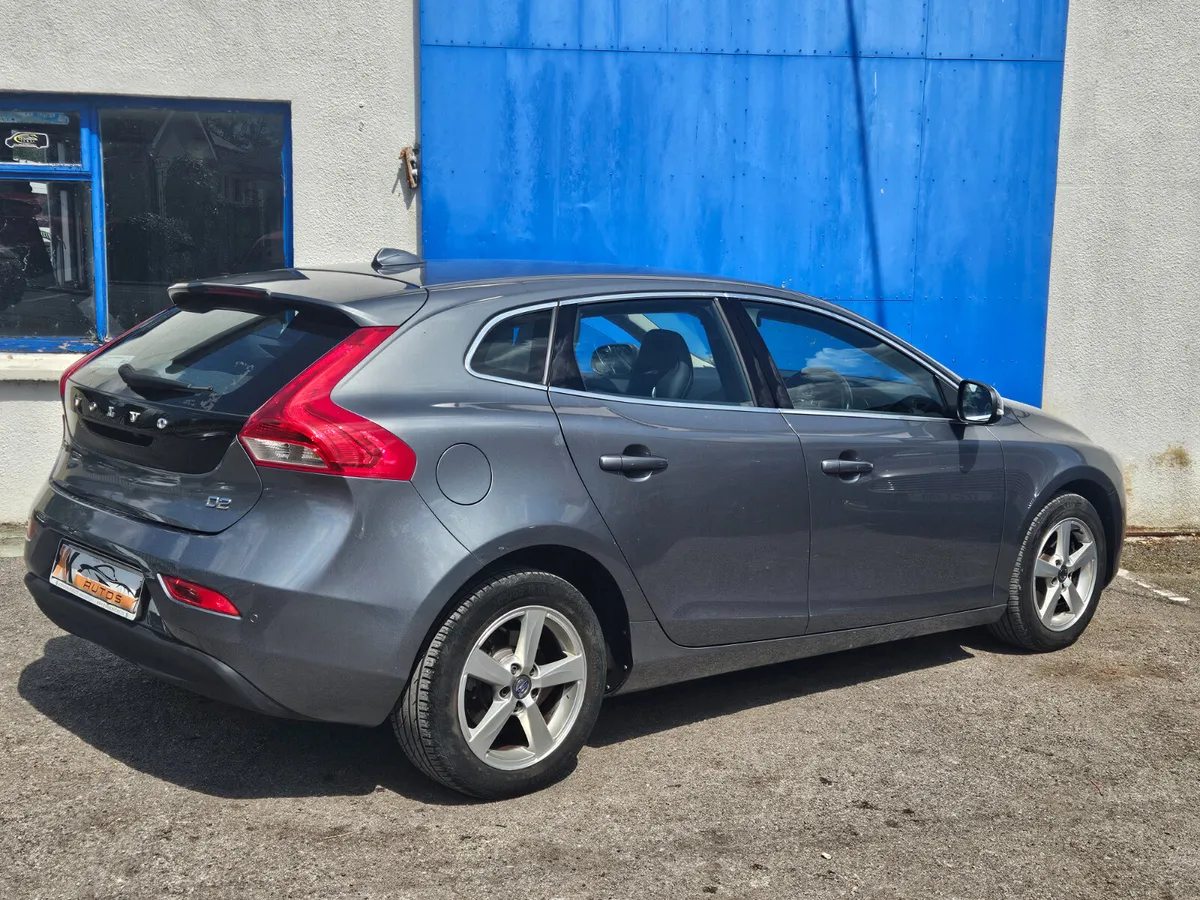 2016 Volvo V40 | Low Mileage, 2.0 Diesel - Image 4