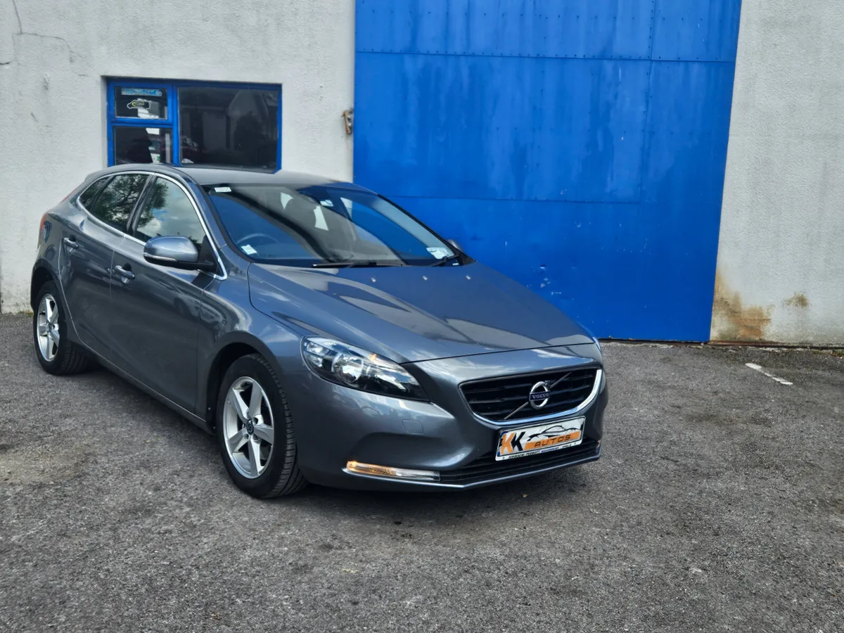 2016 Volvo V40 | Low Mileage, 2.0 Diesel - Image 2