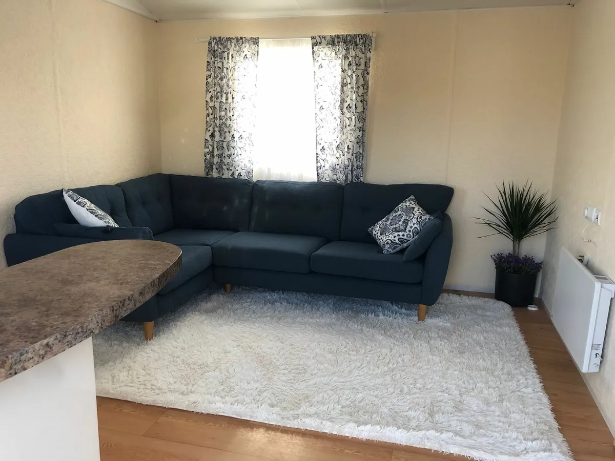 Mobile home chalet 24ft long x 13ft wide - Image 2