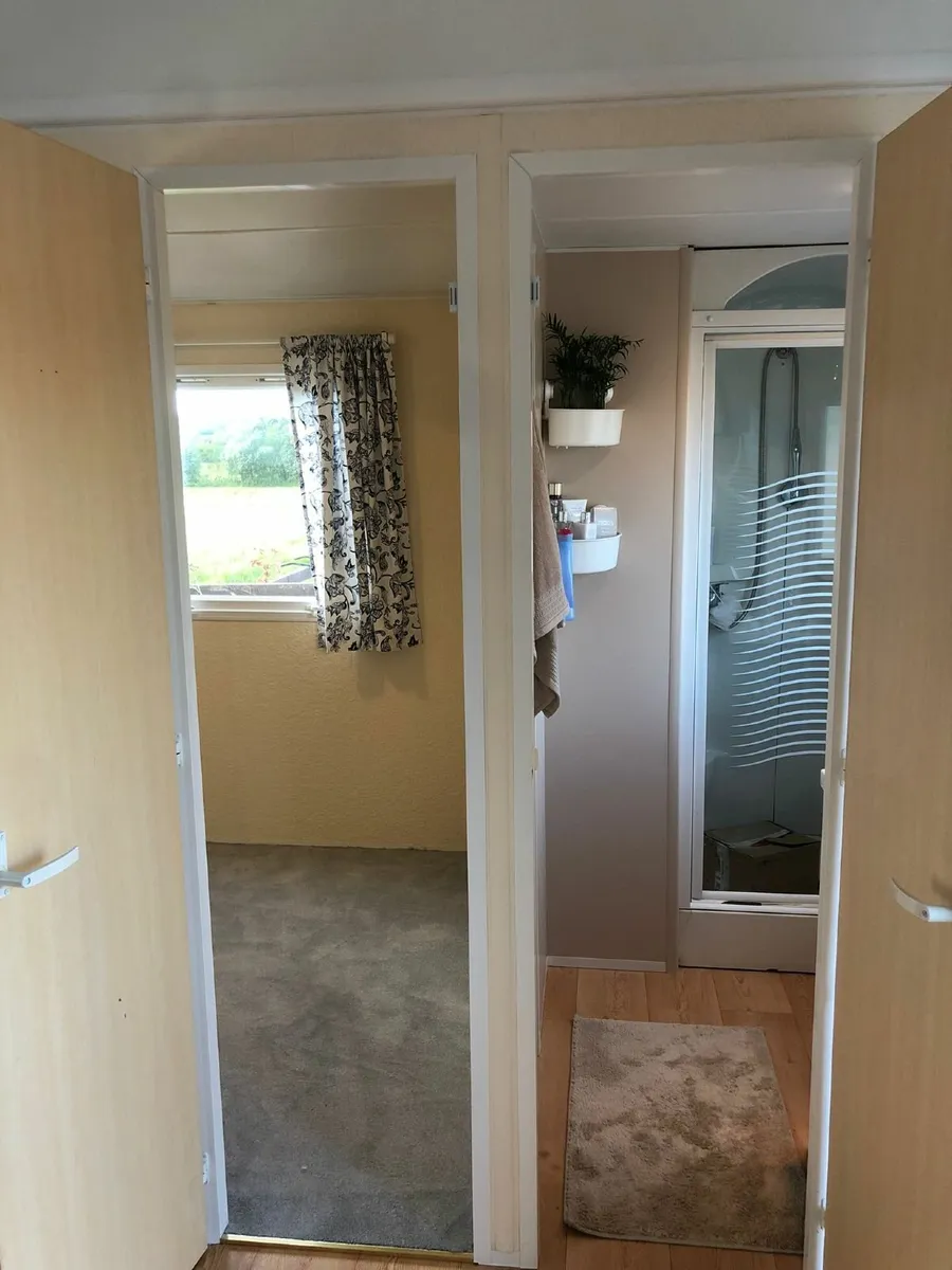 Mobile home chalet 24ft long x 13ft wide - Image 3