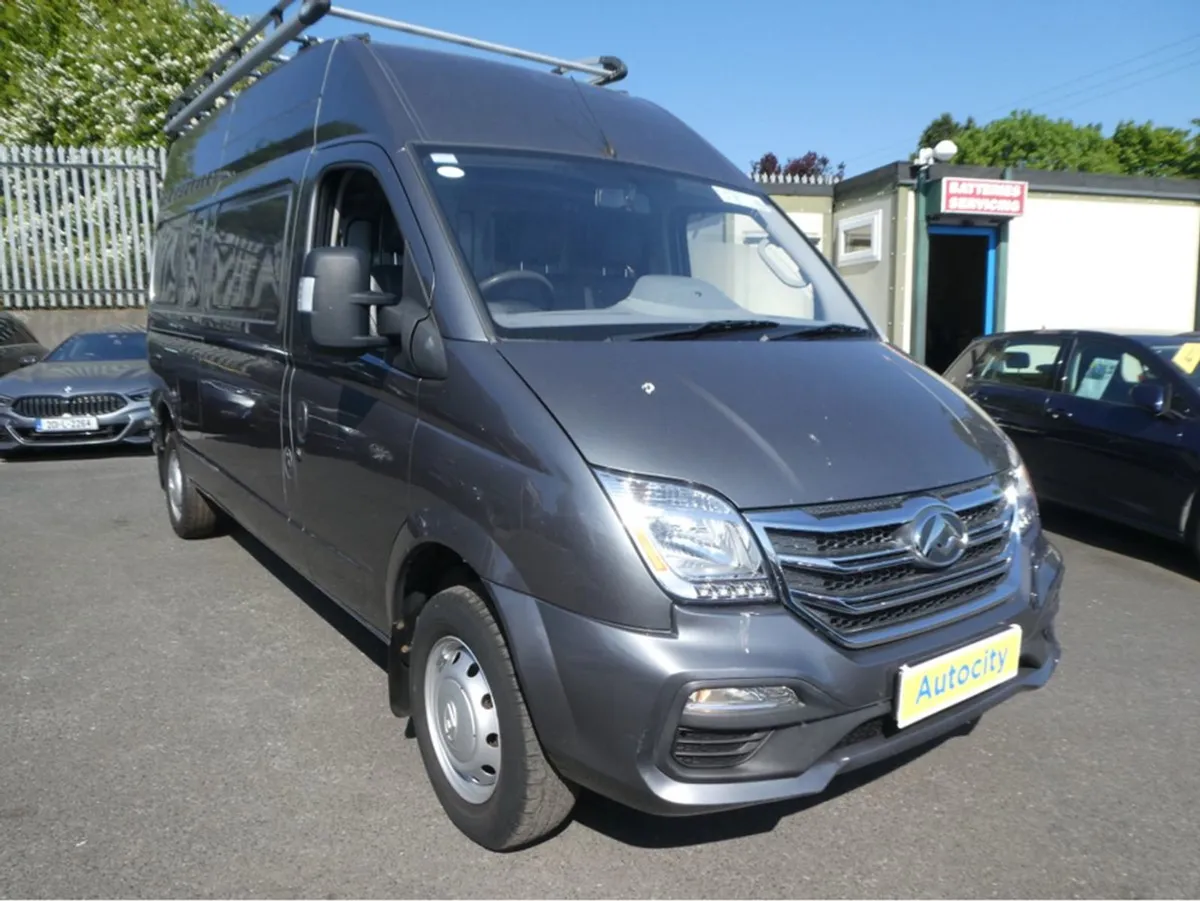 LDV V80 LHR E6 B 4DR Plus VAT - Image 1