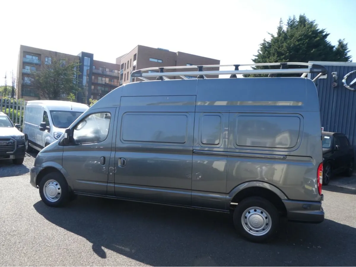 LDV V80 LHR E6 B 4DR Plus VAT - Image 2