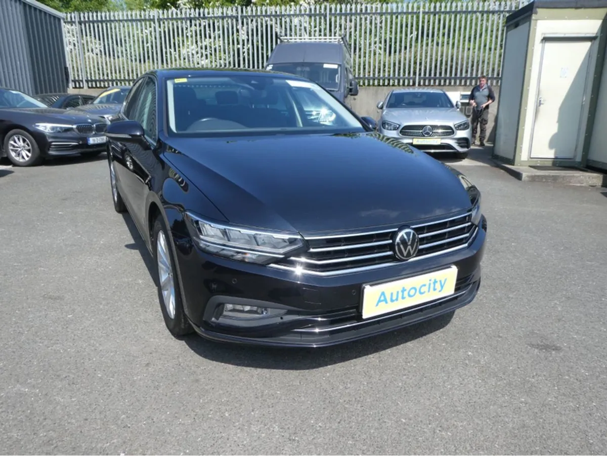 Volkswagen Passat Business 150hp - Image 1