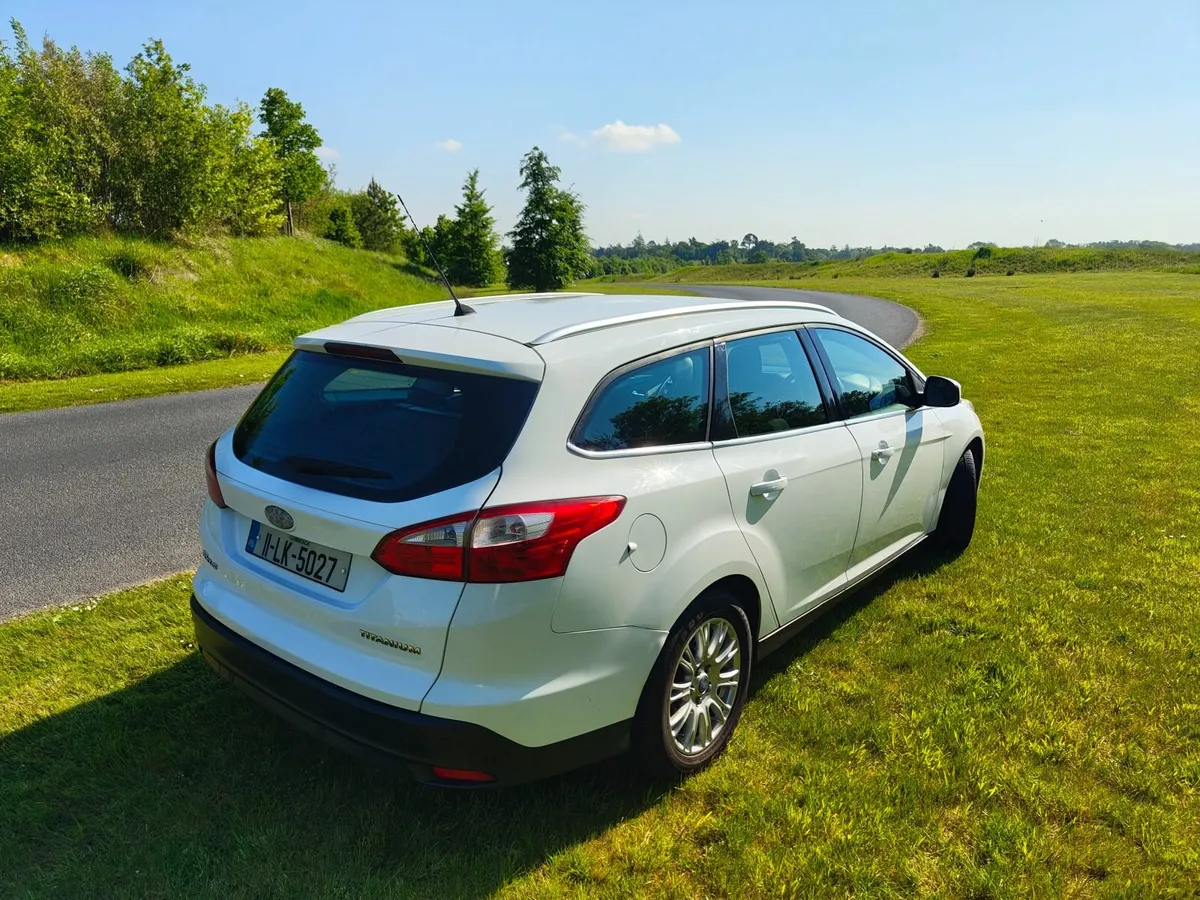 Ford Focus Estate Titanium 2011 1.6lt - Image 3