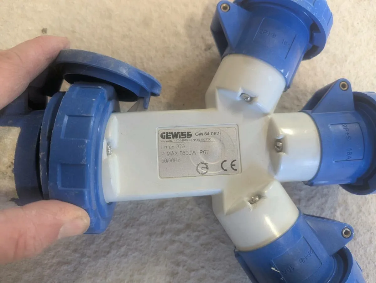 6 Square Twin and Earth 50m Roll X3 and splitter - Image 1