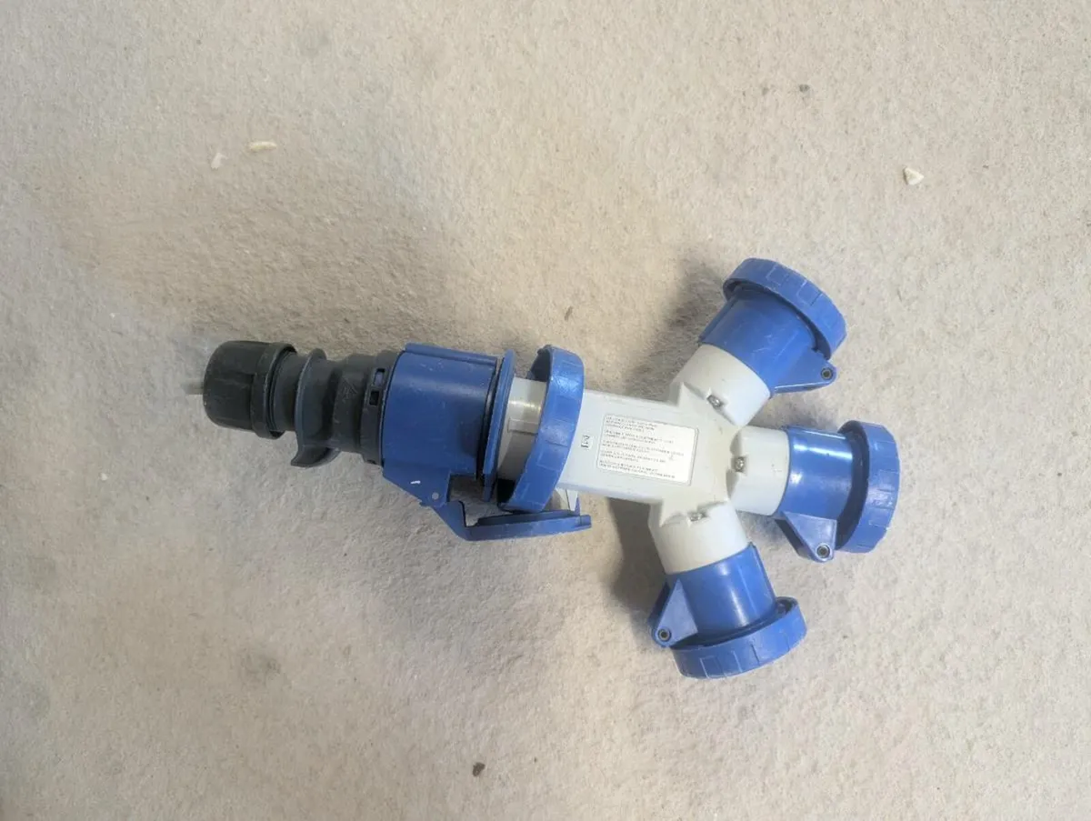 6 Square Twin and Earth 50m Roll X3 and splitter - Image 2