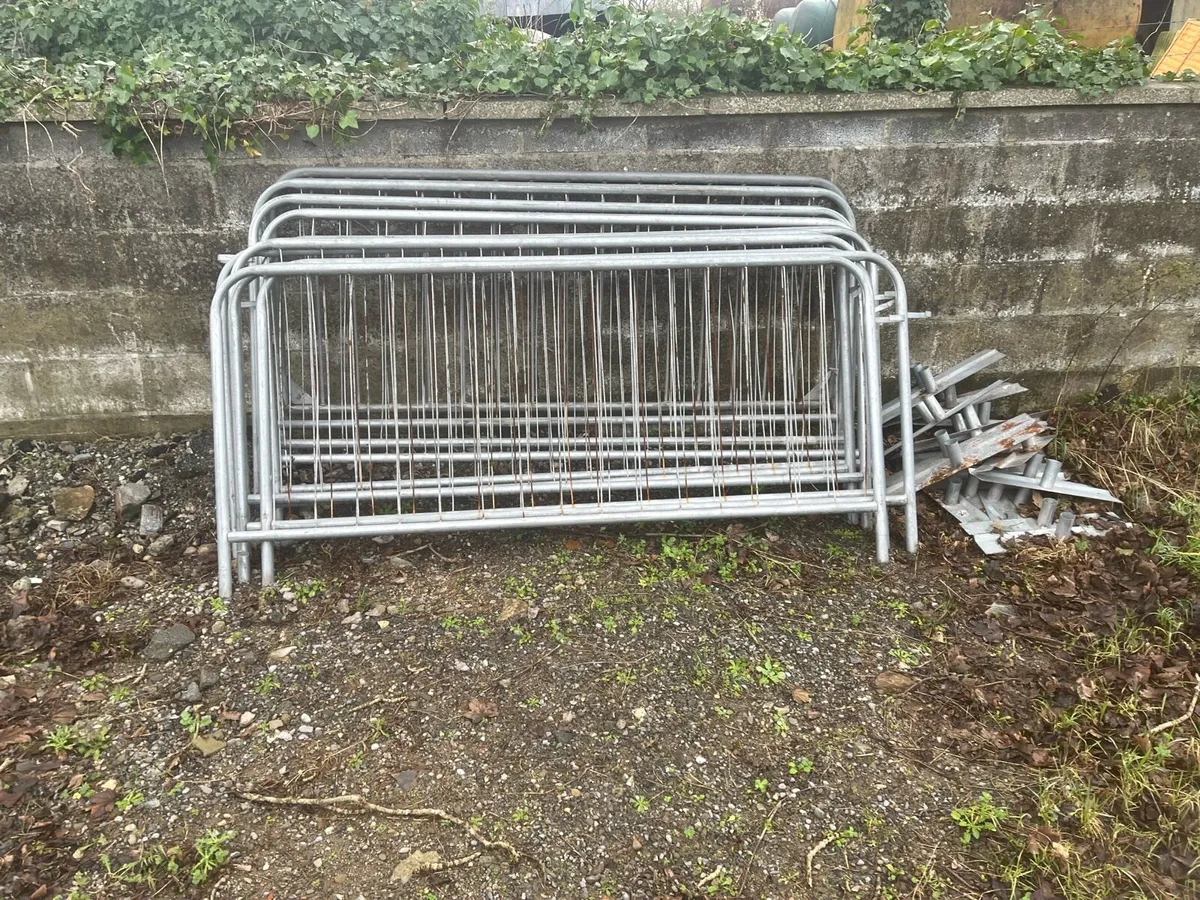 Crowd control barriers - Image 1