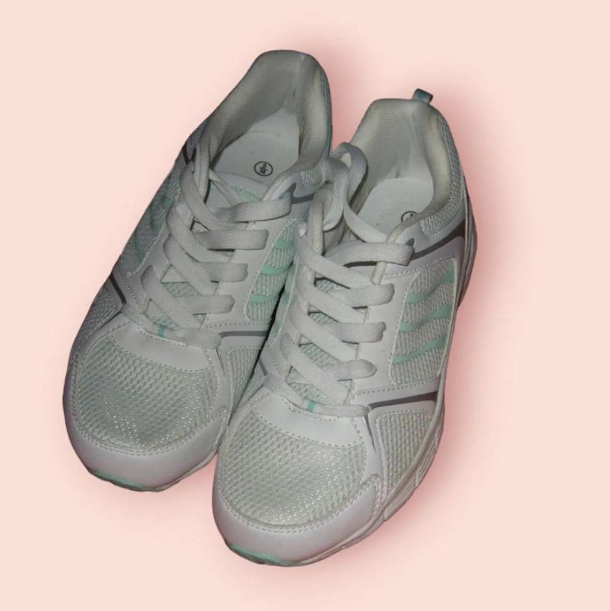 BNWT Donnay Trainers - Image 1