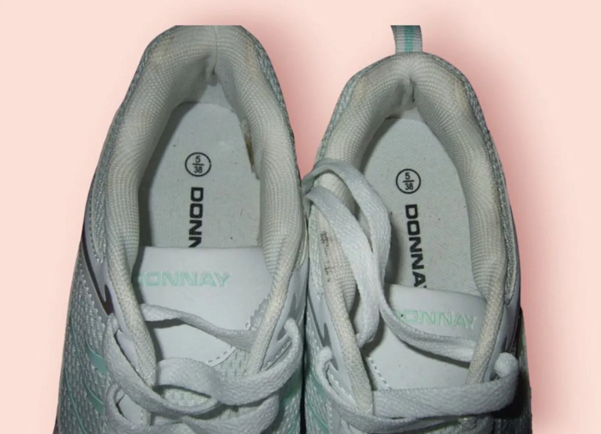 BNWT Donnay Trainers - Image 4