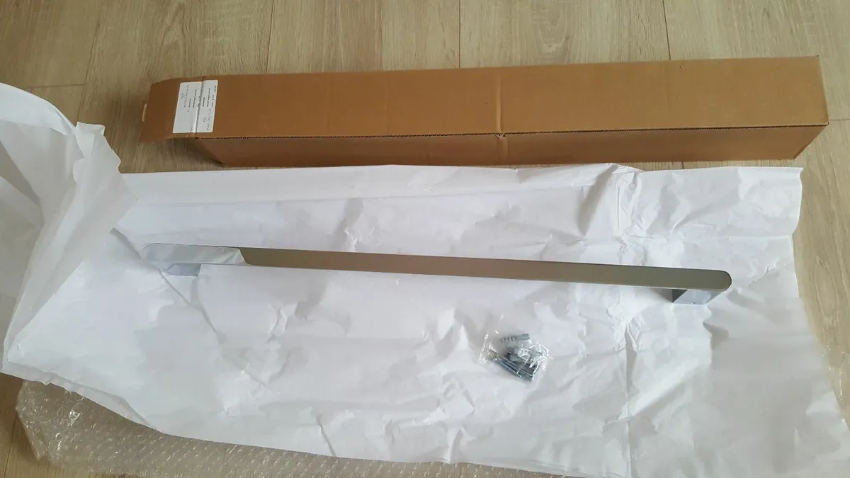 Aqualla Towel Rail – brand new, in box - Image 1