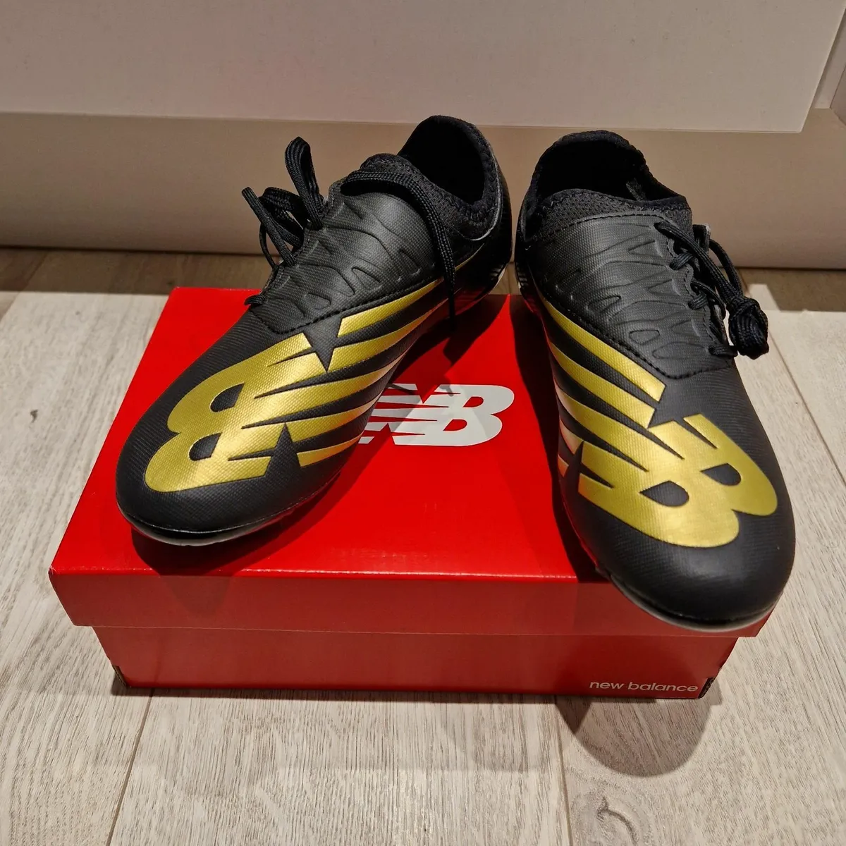 Boy Football boots size uk5/eur38 - Image 2