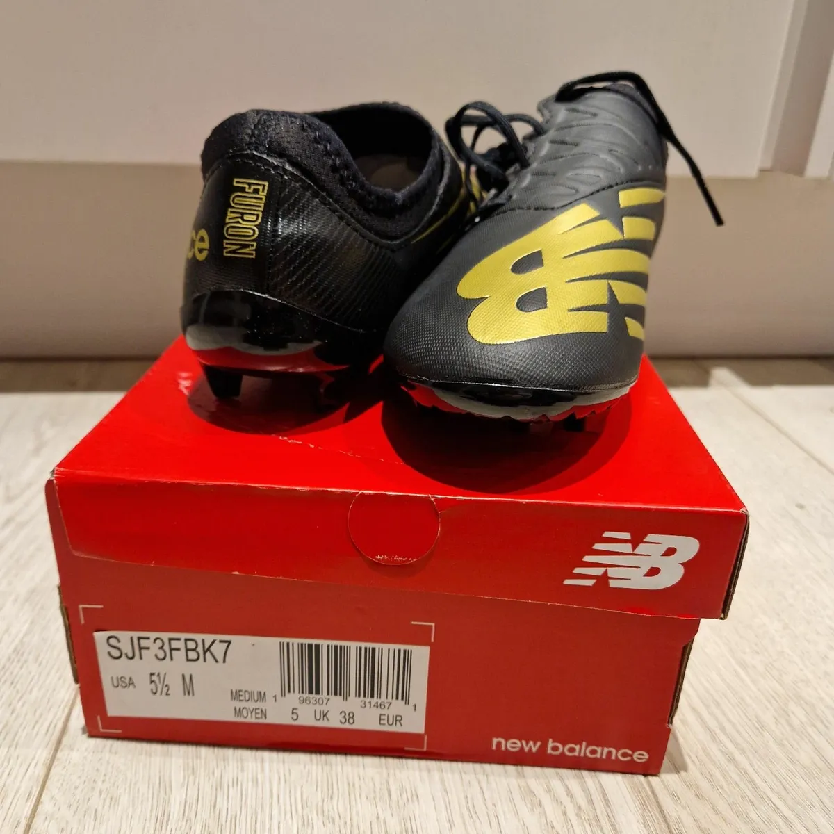 Boy Football boots size uk5/eur38 - Image 4