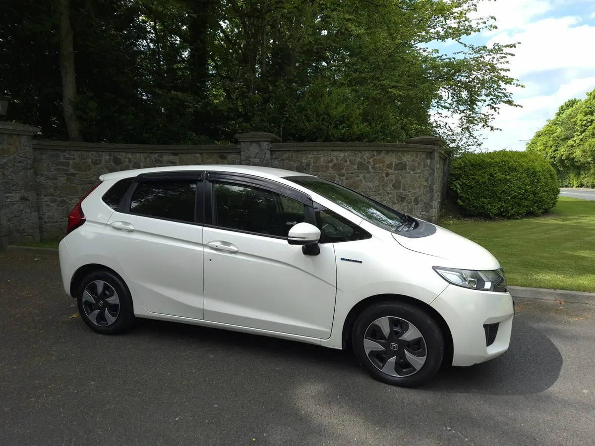 2017 Honda Fit 1.5Auto Hybrid - Image 2