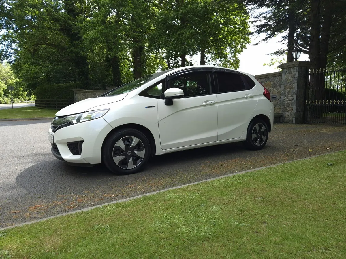 2017 Honda Fit 1.5Auto Hybrid - Image 3