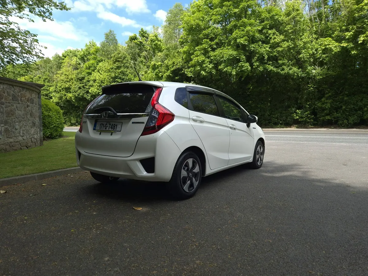 2017 Honda Fit 1.5Auto Hybrid - Image 4