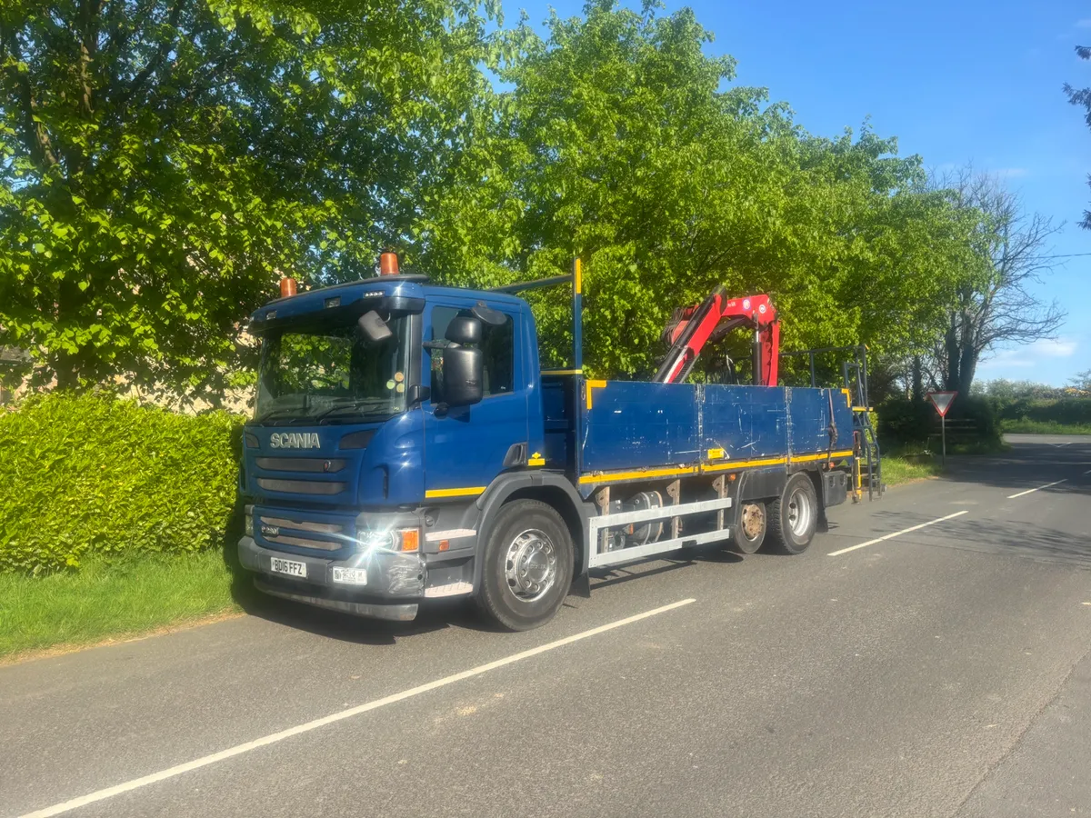 Scania p 280 crane lorry - Image 1