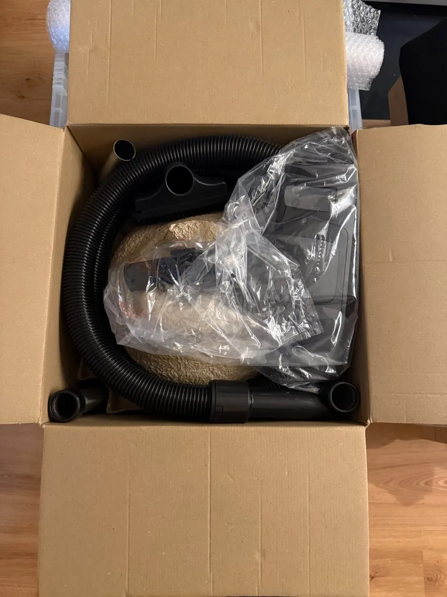 Vacuum - Image 2