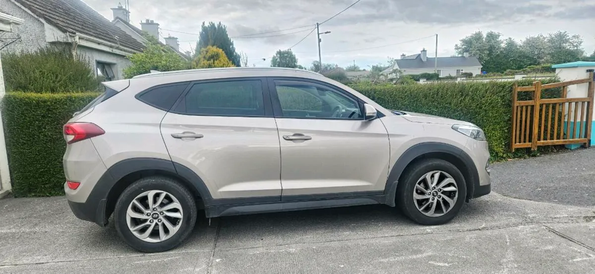 car - Image 1