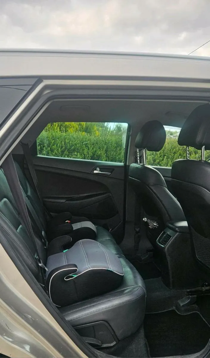car - Image 3