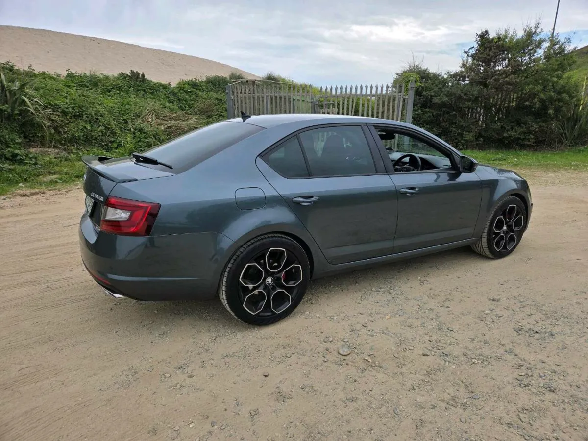 Skoda Octavia VRS - Image 2