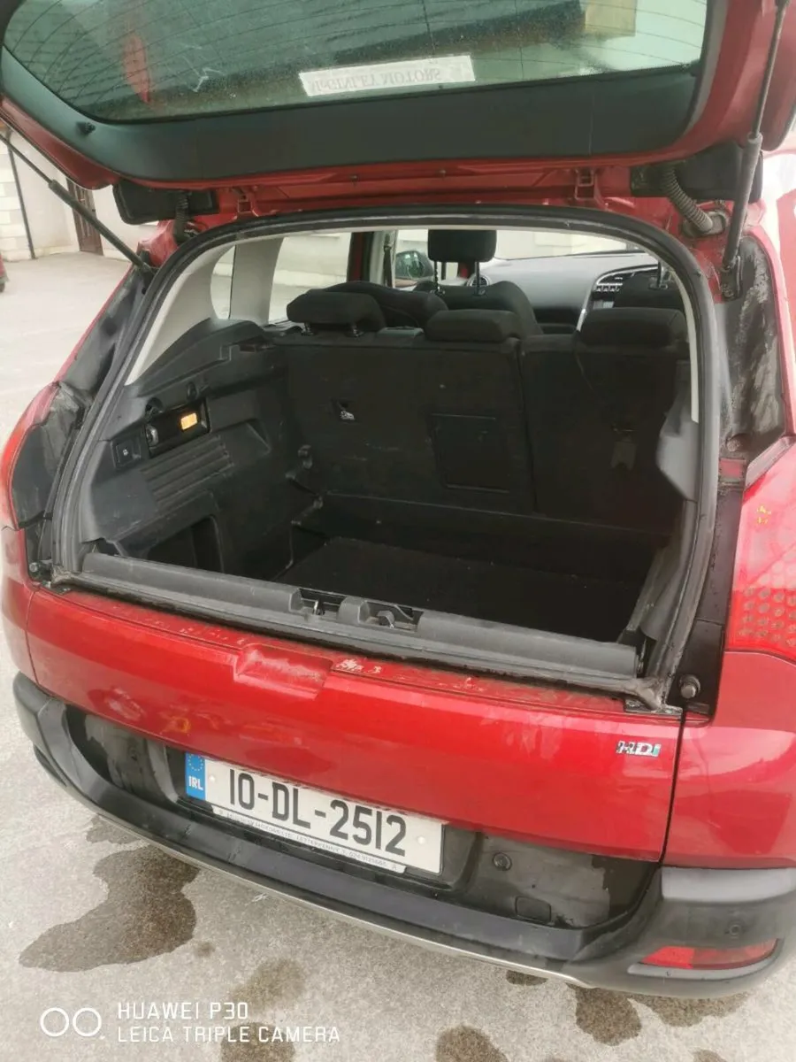 Car - Image 3