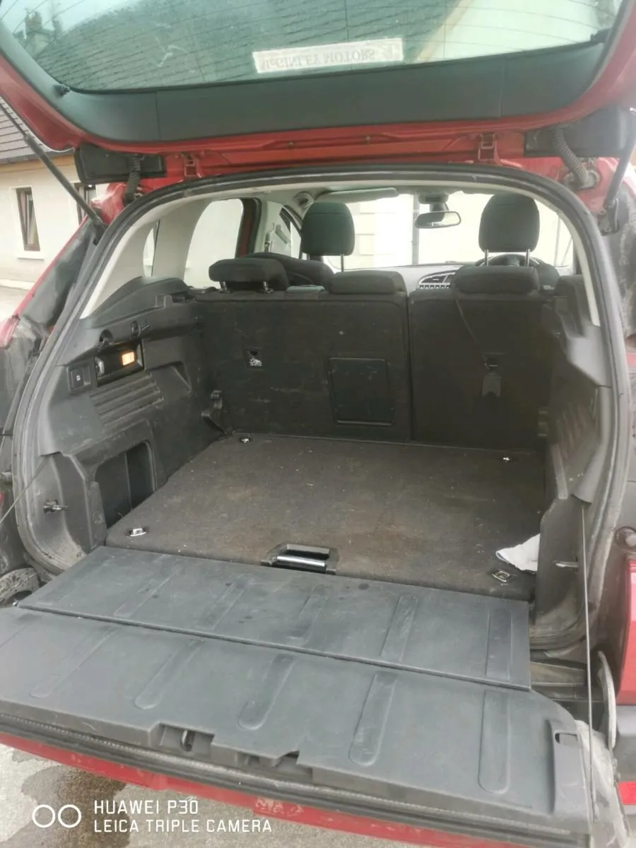 Car - Image 4