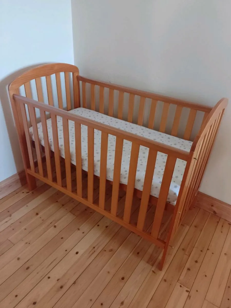 Pine cot - Image 2