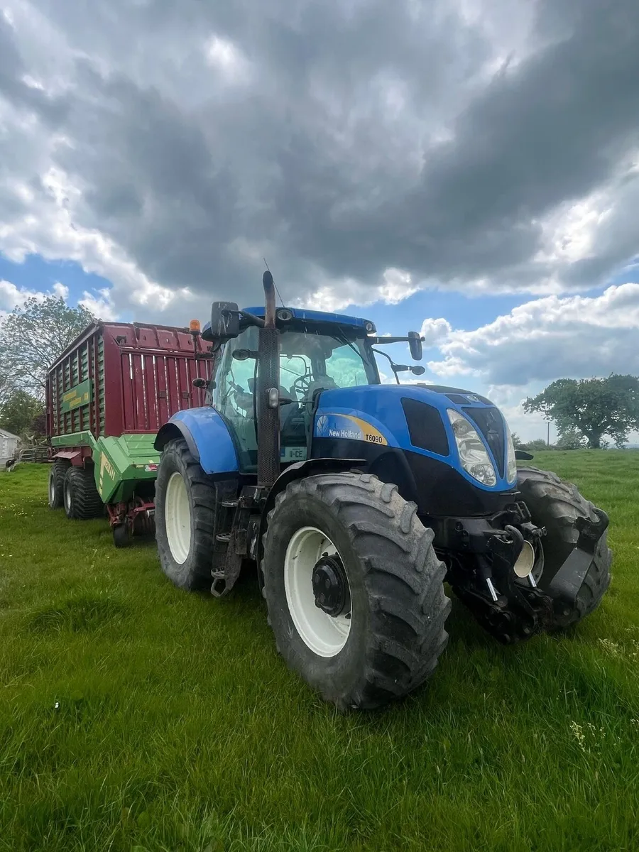 New Holland and Strautmann Silage Wagon for sale - Image 4