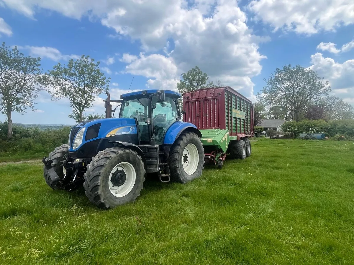 New Holland and Strautmann Silage Wagon for sale - Image 1