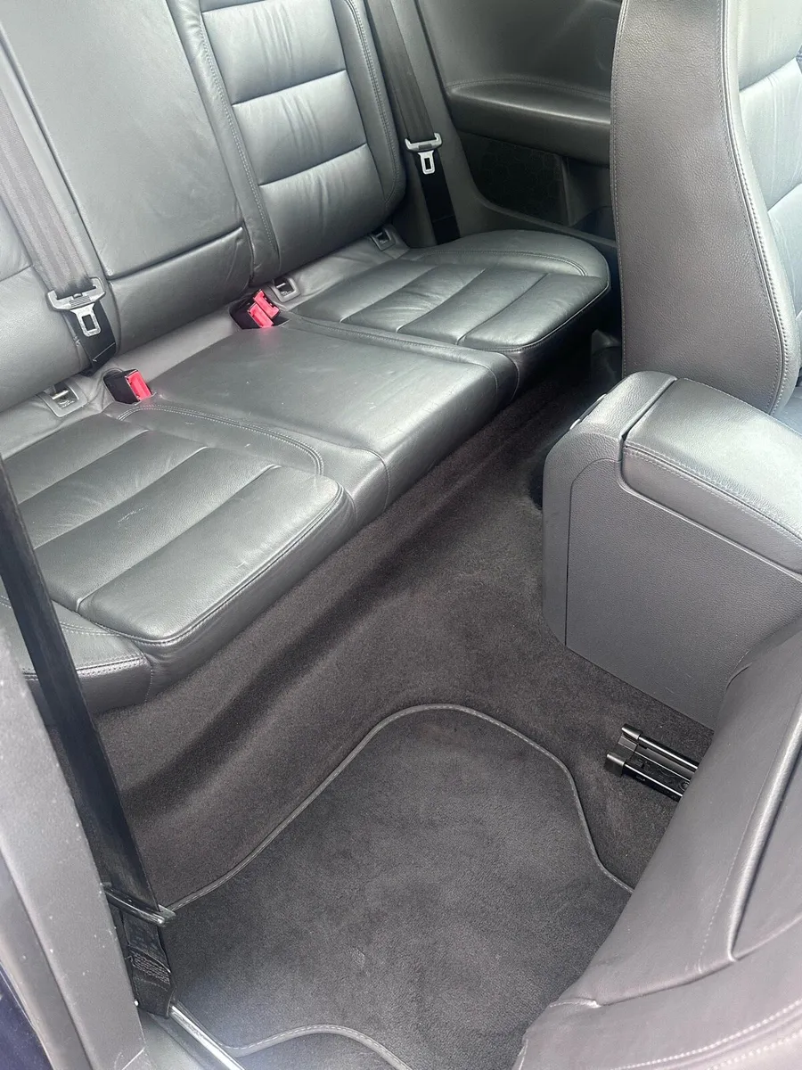 VW Golf 2.0 FSI petrol - Image 4