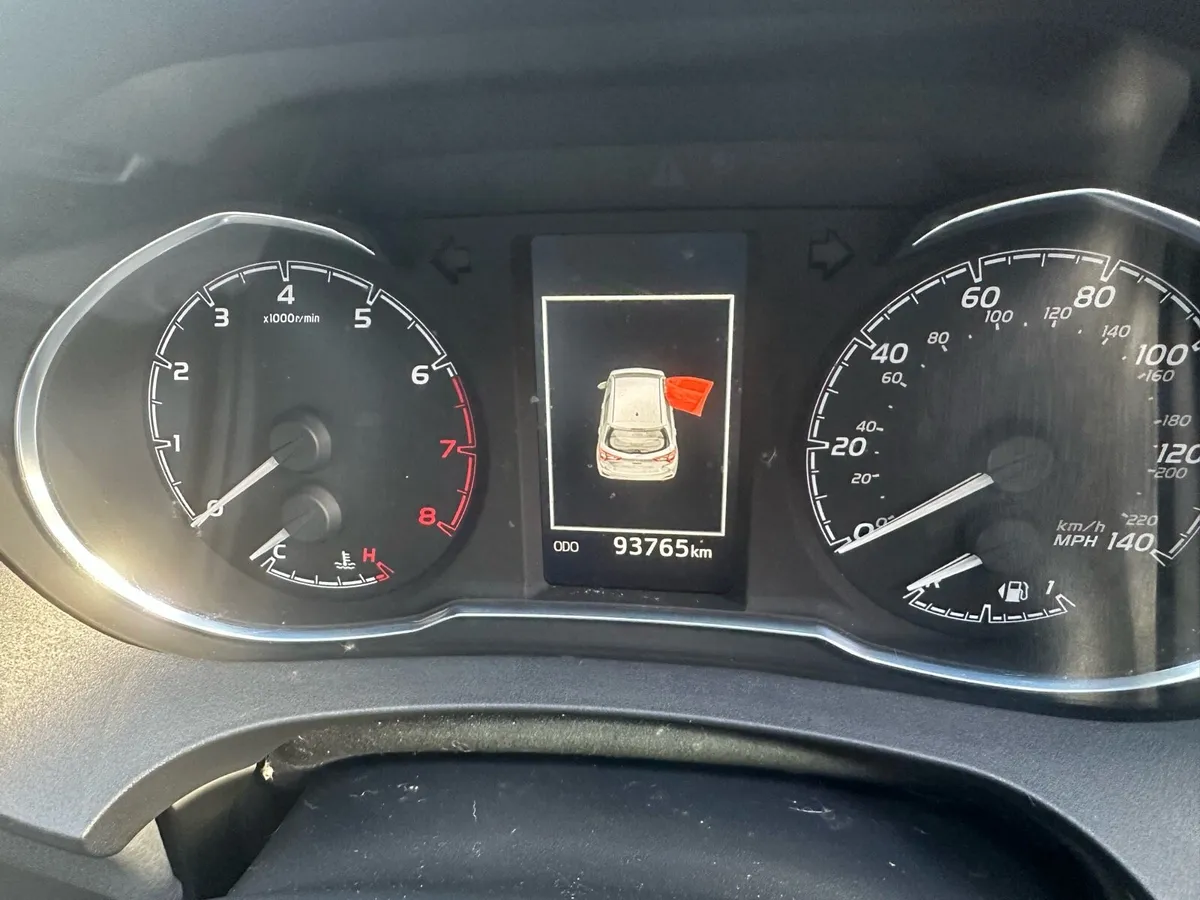2019 Toyota Yaris - Image 4