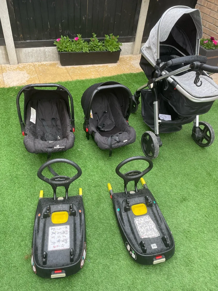 Baby buggy travel system open to reasonable offers - Image 1