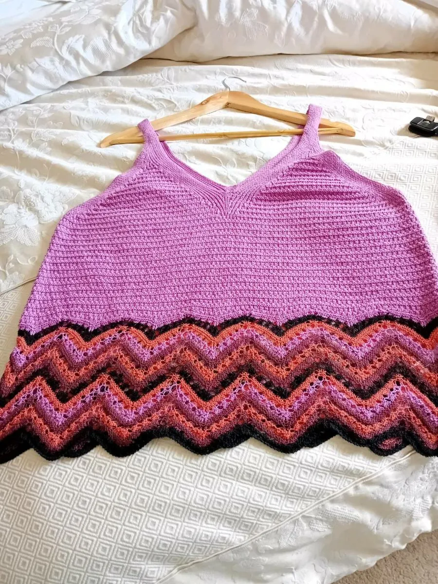 Ladies Sleeveless/Sun Top Size Large - Image 1