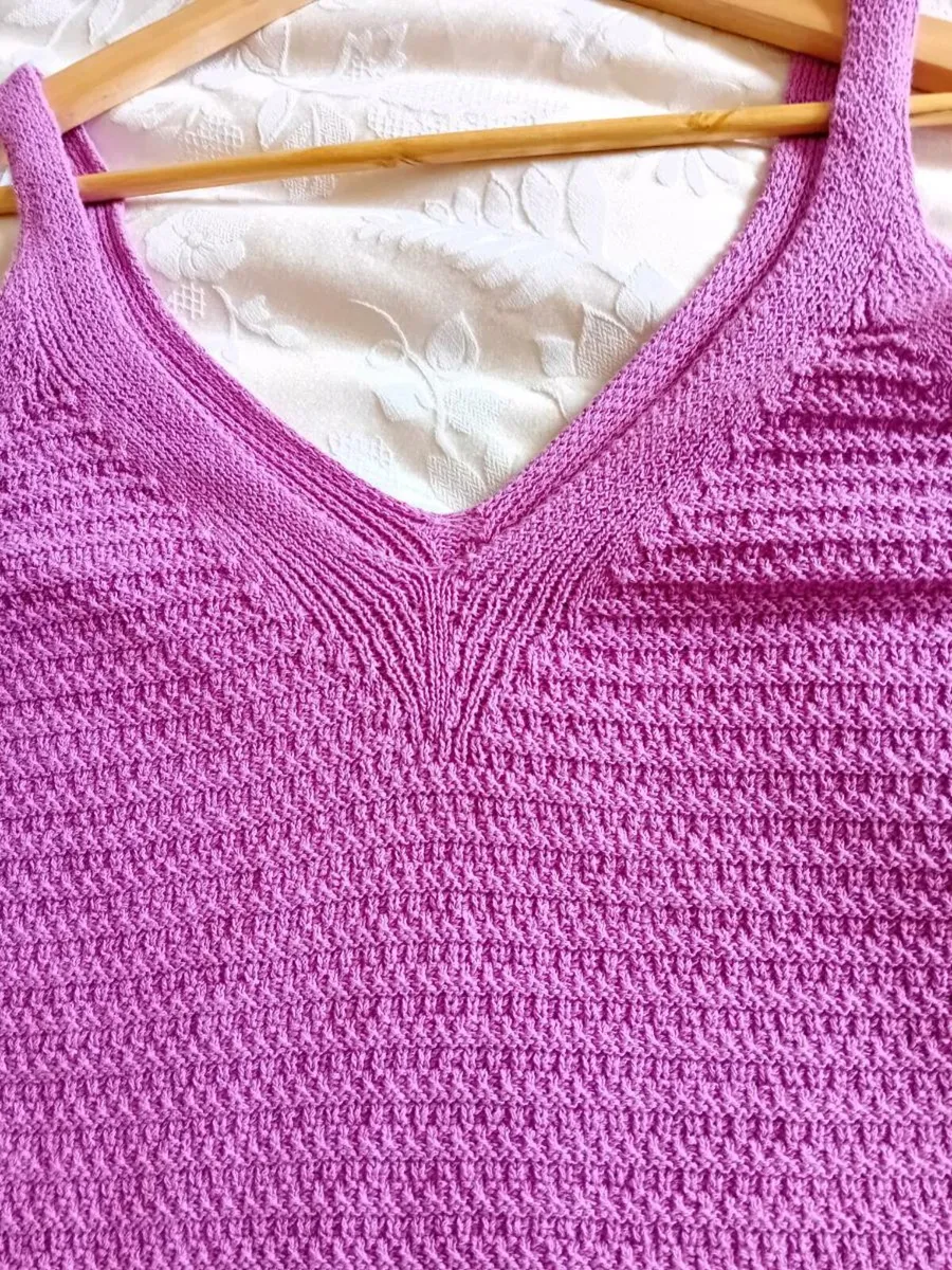 Ladies Sleeveless/Sun Top Size Large - Image 2