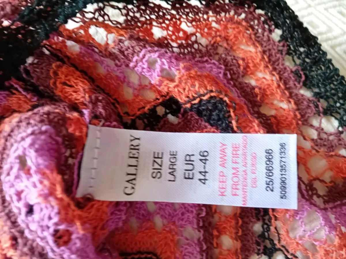 Ladies Sleeveless/Sun Top Size Large - Image 4