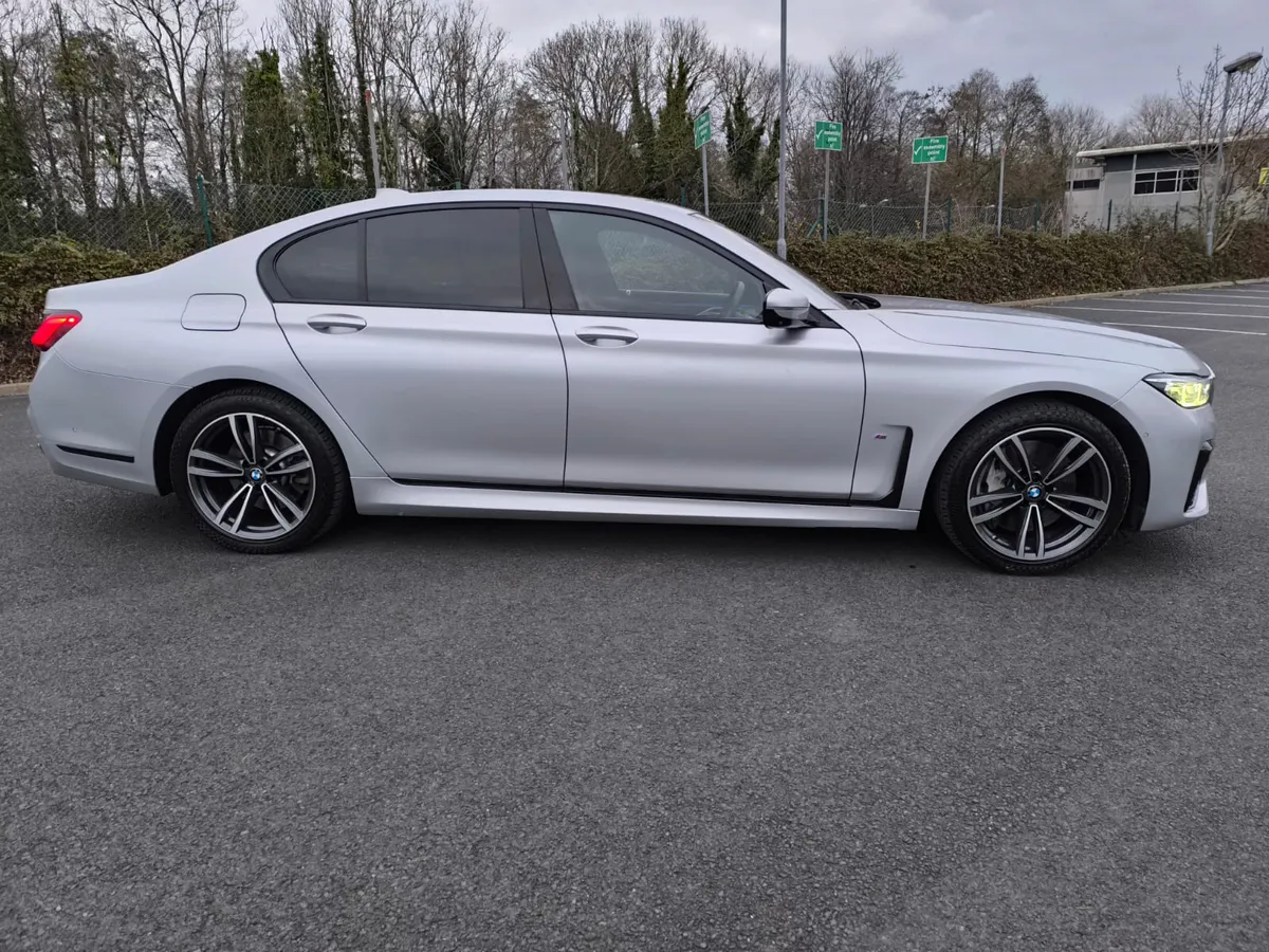2021 BMW 745 E M SPORT PLUGIN HYBRID - Image 2