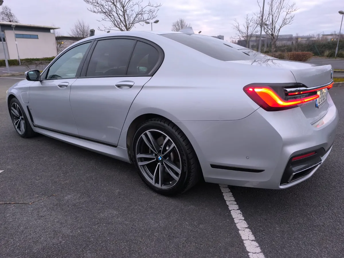 2021 BMW 745 E M SPORT PLUGIN HYBRID - Image 3