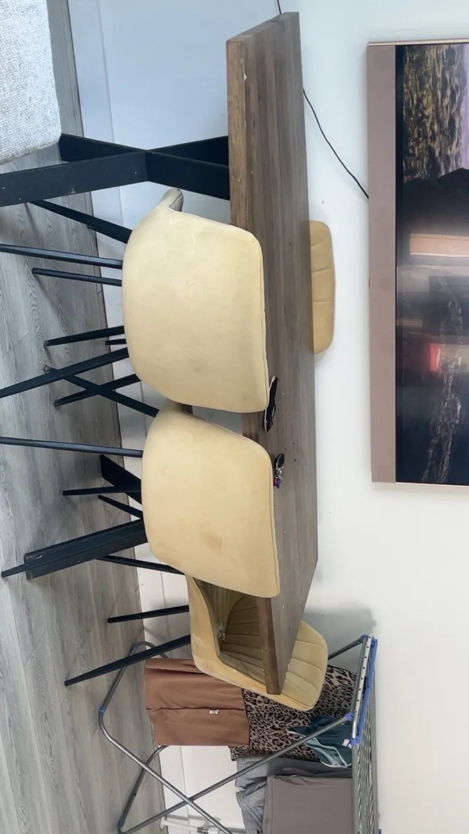 Dining table - Image 2