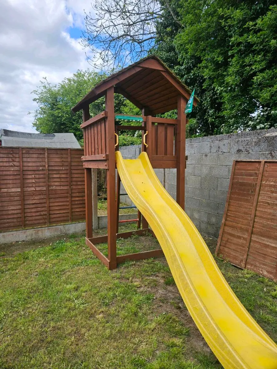 Children's outdoor play house and slide - Image 4