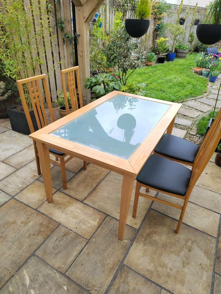 Kitchen dining table - Image 1