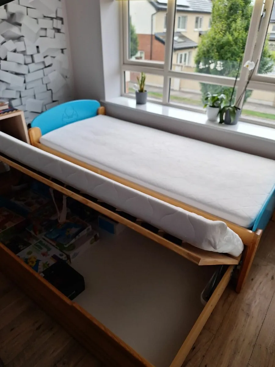 Bunk bed - Image 1