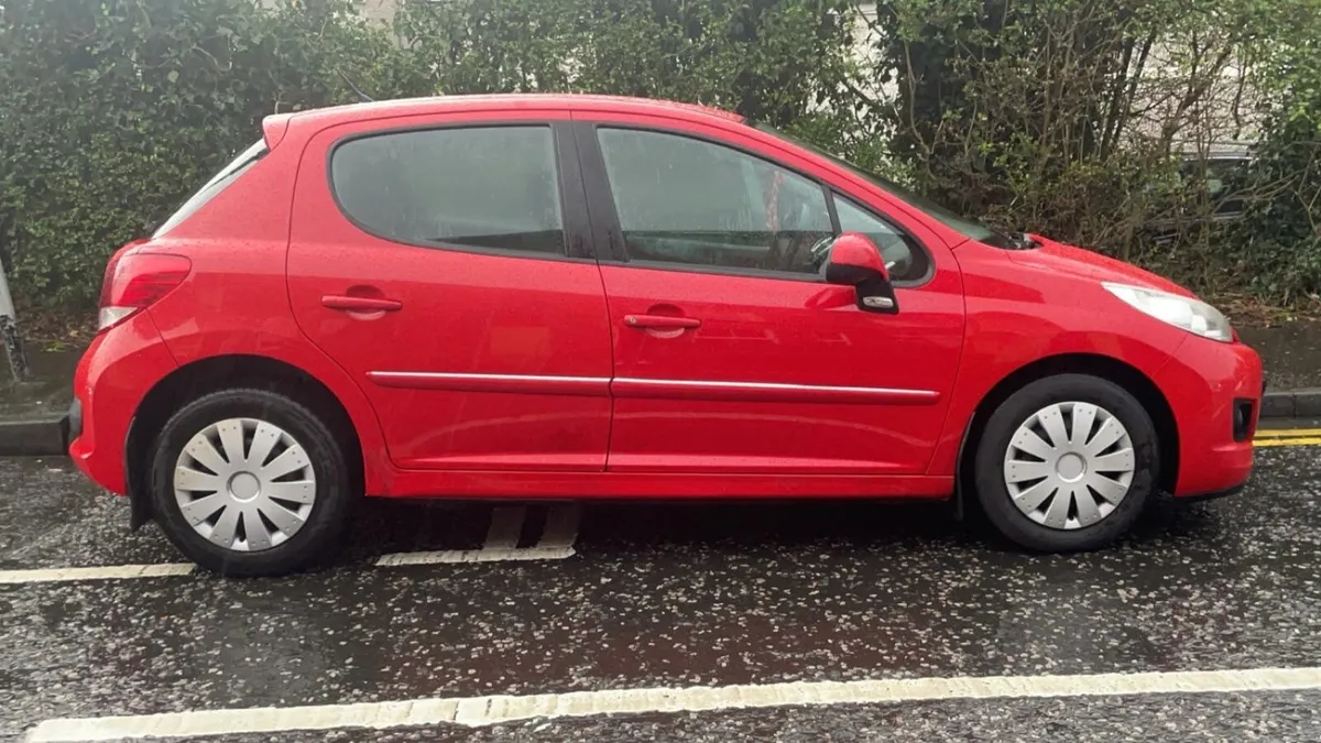 Peugeot 207 2012 - Image 1