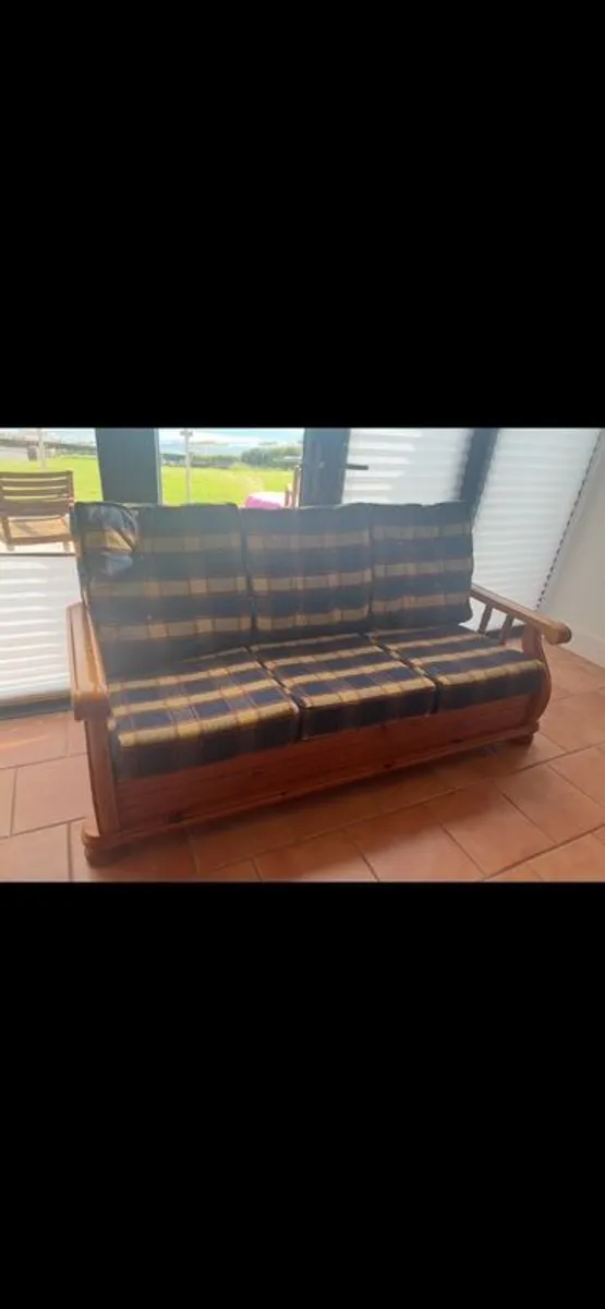 couch - Image 2