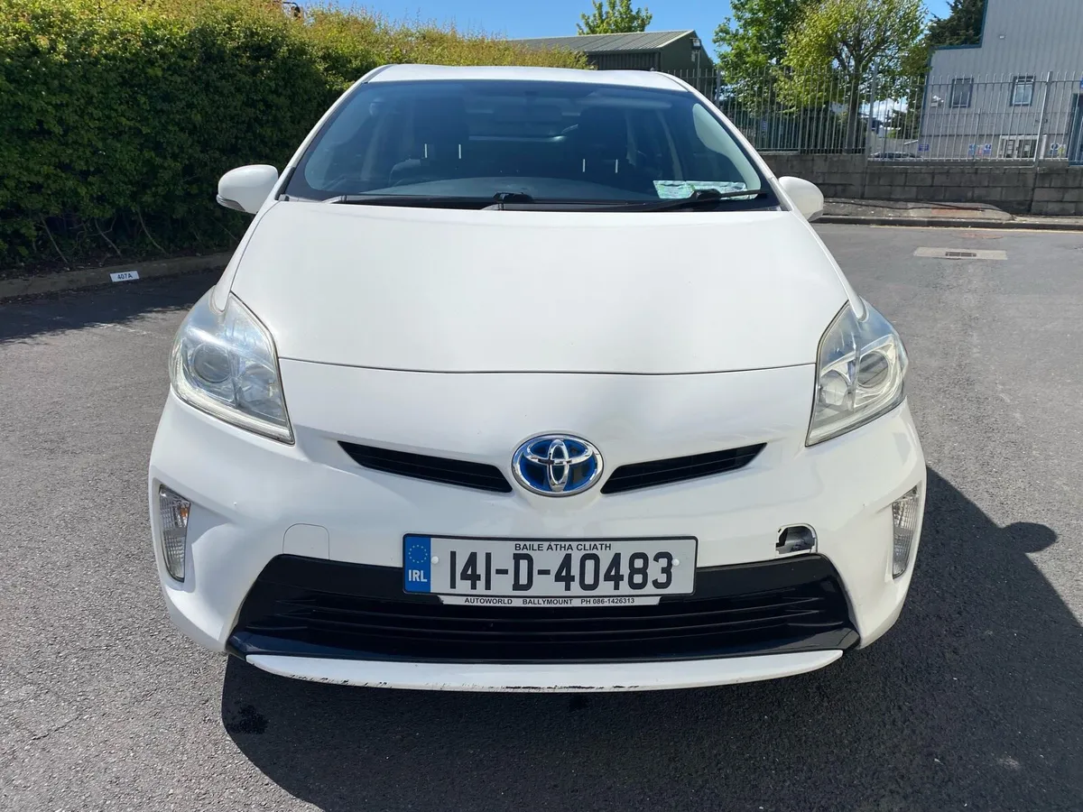Toyota Prius 2014 - Image 2