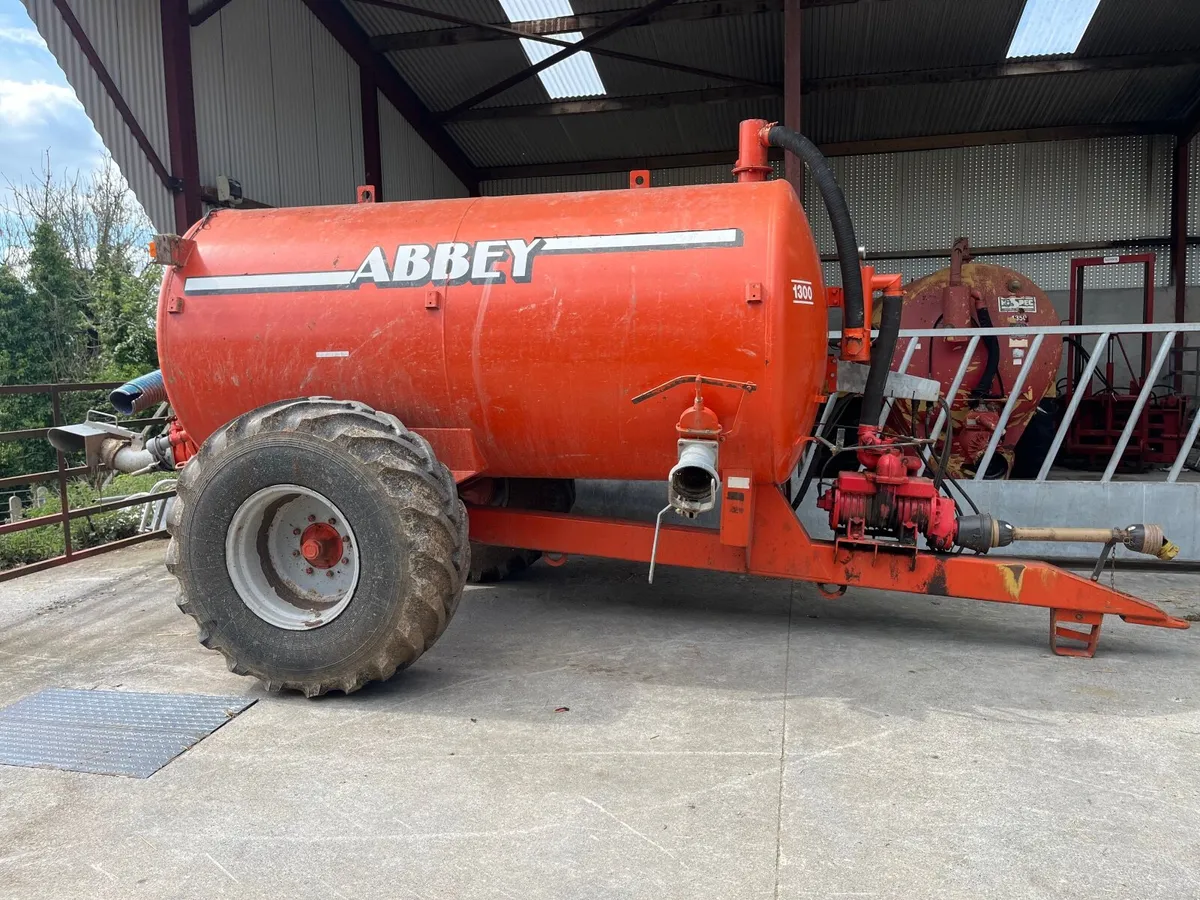 1300 gallon abbey slurry tanker - Image 1